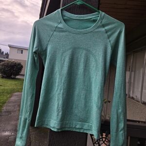 Lululemon Women's Green Long Sleeve Top